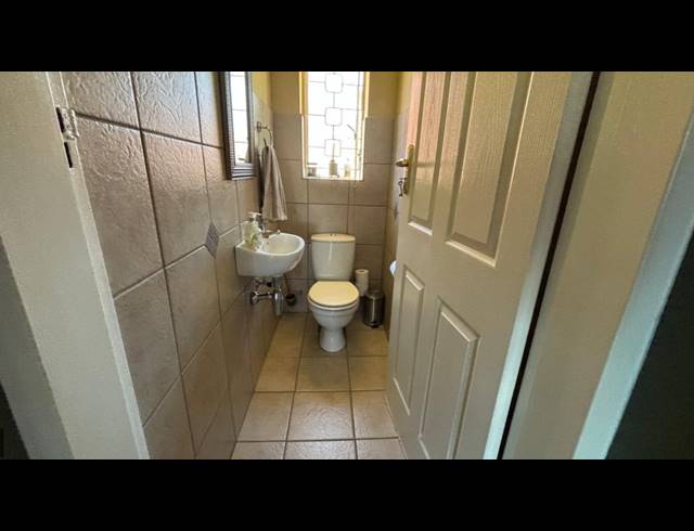 3 BEDROOM HOUSE FOR SALE IN LINMEYER